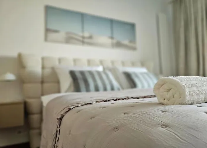 Eurovea Tower - Luxury In Heaven Apartmán Bratislava